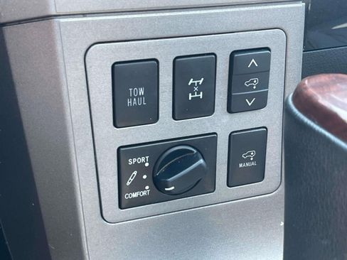 Used 2011 Toyota Sequoia Platinum AWD/4WD image 31