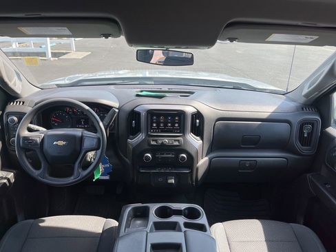 Used 2020 Chevrolet Silverado 1500 Custom w/ Custom Value Package image 12