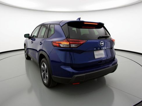 Used 2025 Nissan Rogue SV image 6