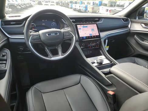 New 2025 Jeep Grand Cherokee Limited w/ Black Appearance Package image 7