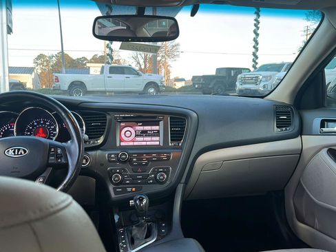 Used 2012 Kia Optima EX w/ Premium Pkg image 10