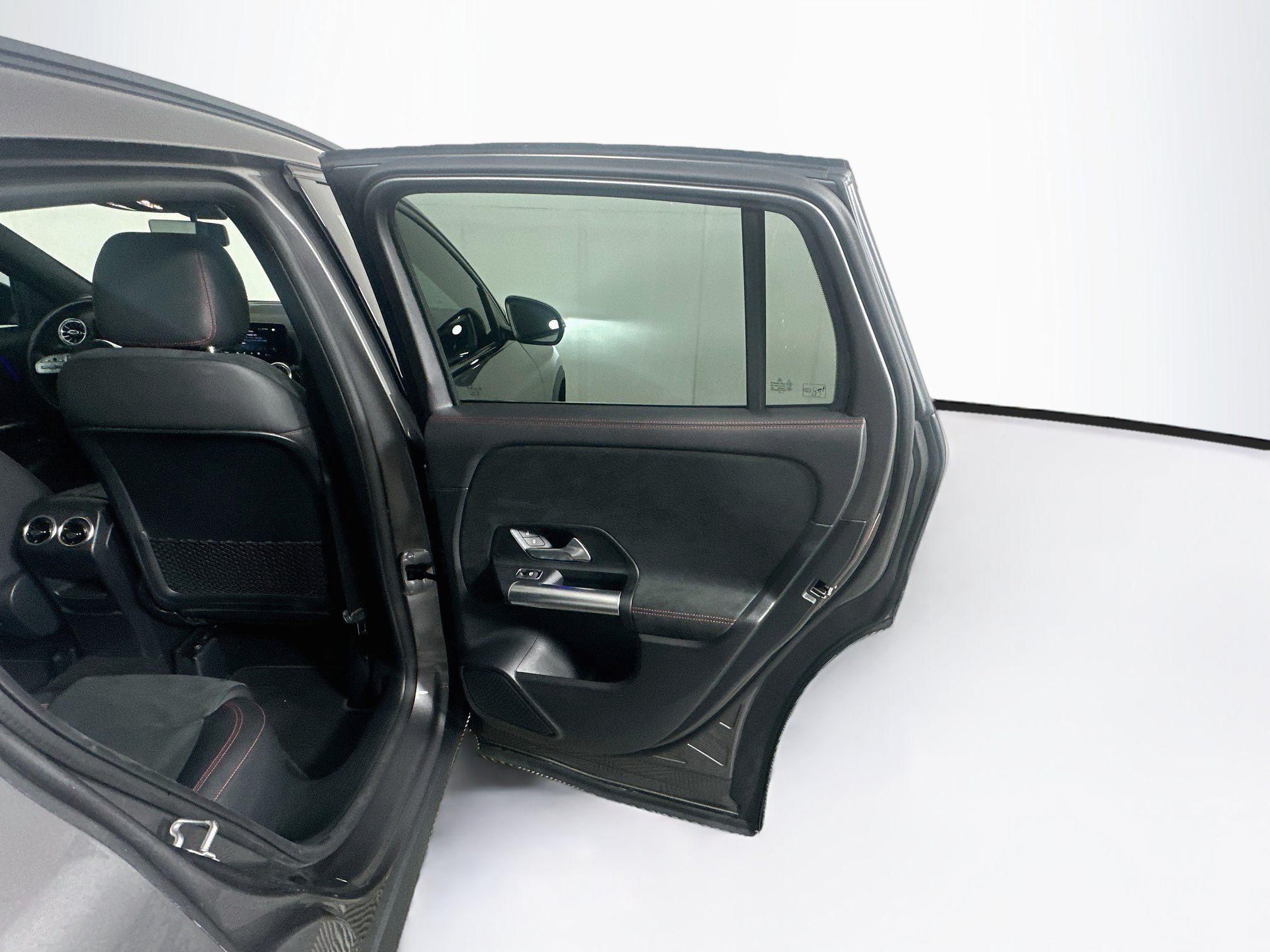 Used 2023 Mercedes-Benz GLA 250 image 30