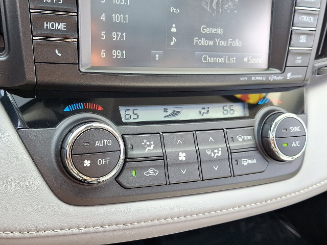 Used 2018 Toyota RAV4 XLE AWD/4WD image 16