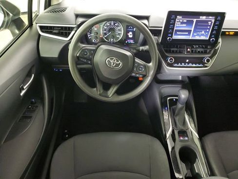 Used 2020 Toyota Corolla LE image 16