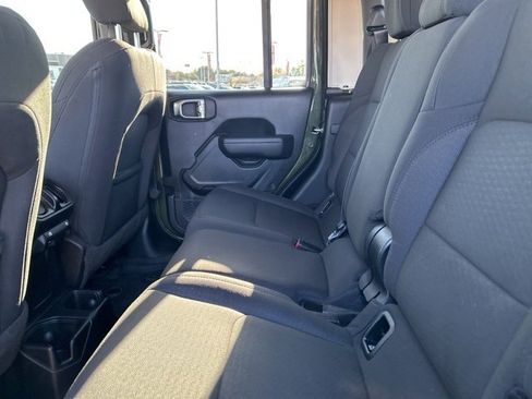 Used 2023 Jeep Gladiator Willys image 37