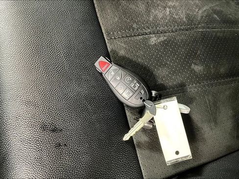 Used 2019 Dodge Grand Caravan SXT image 10