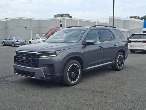 New 2026 Honda Pilot Touring image 2