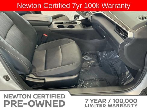 Used 2025 Nissan Altima 2.5 SV FWD image 14