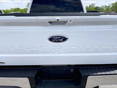 Used 2024 Ford F250 Lariat w/ Chrome Package image 27