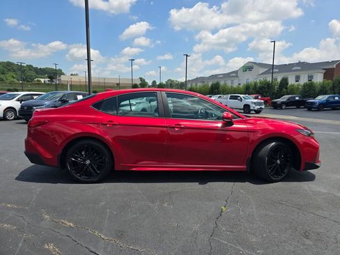 Certified 2025 Toyota Camry SE w/ Convenience Package AWD/4WD image 9