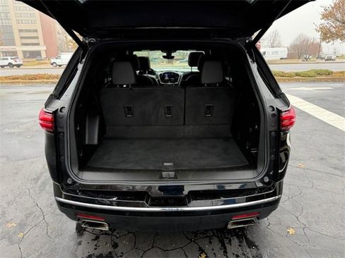 Used 2023 Chevrolet Traverse High Country image 5