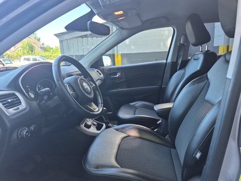 Used 2019 Jeep Compass Latitude w/ Popular Equipment Group AWD/4WD image 7