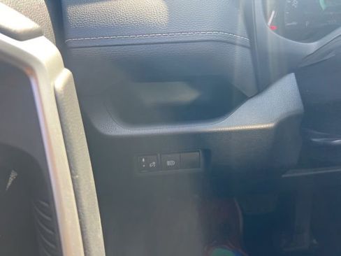 Used 2025 Toyota RAV4 XLE FWD image 13