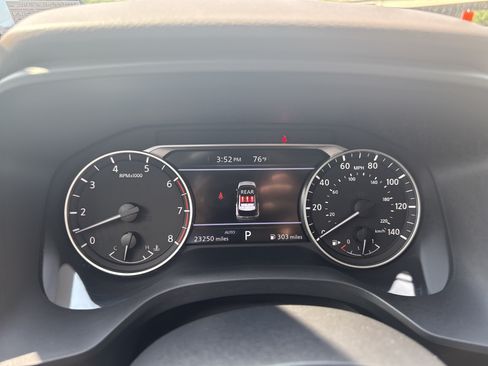 Used 2023 Nissan Rogue SL AWD/4WD image 21
