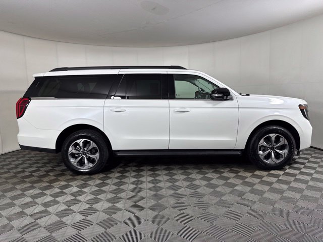 Used 2027 Ford Expedition Max Active AWD/4WD image 2