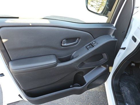 Used 2024 Nissan Frontier S w/ Technology Package image 18