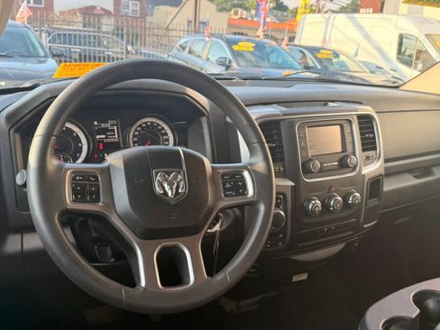 Used 2024 RAM 1500 Classic SLT AWD/4WD image 17