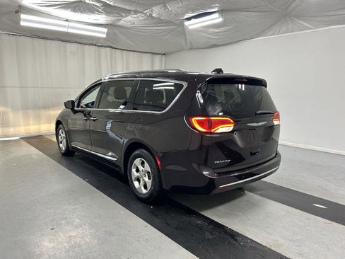 Used 2017 Chrysler Pacifica Touring-L Plus w/ Advanced Safetytec Group FWD image 7