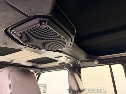Used 2022 Jeep Wrangler Unlimited Sahara AWD/4WD image 27