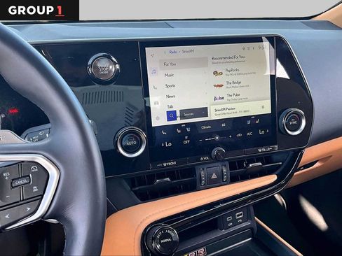 Used 2025 Lexus NX 250 FWD w/ Premium Package image 6