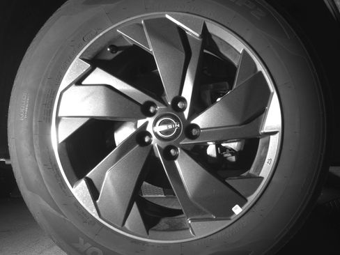 Used 2025 Nissan Rogue SV image 13