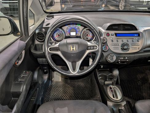 Used 2010 Honda Fit Sport image 2
