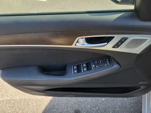 Used 2018 Genesis G80 3.8 w/ Option Group 03 image 19