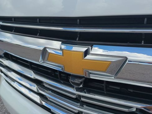 Used 2025 Chevrolet Tahoe Premier AWD/4WD image 13