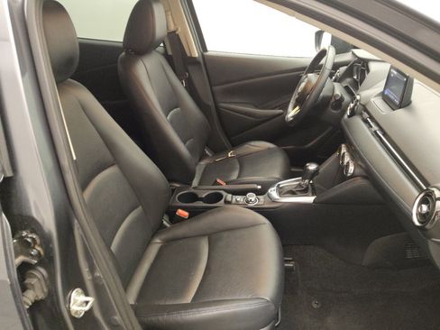 Used 2019 Toyota Yaris XLE FWD image 21