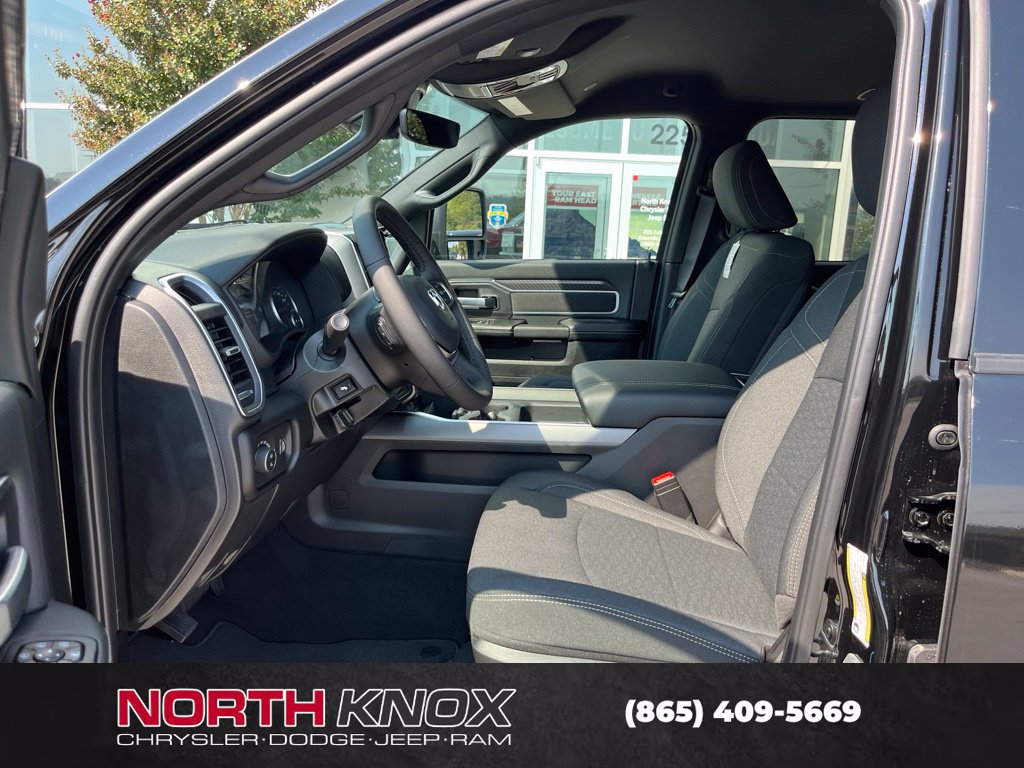 New 2027 RAM 3500 Big Horn AWD/4WD image 3