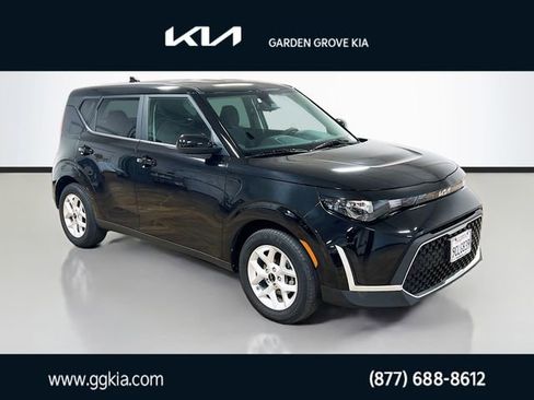 Certified 2023 Kia Soul S image 1