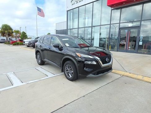 Used 2023 Nissan Rogue S AWD/4WD image 2