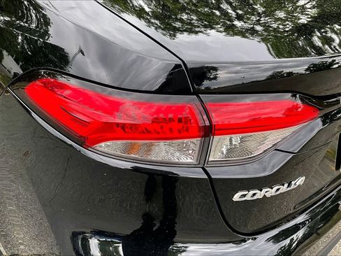 Used 2024 Toyota Corolla LE FWD image 29
