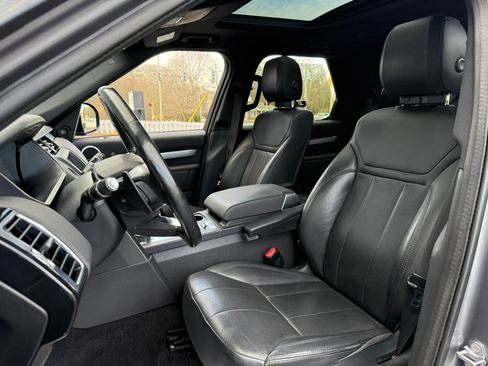 Used 2020 Land Rover Discovery Landmark image 31