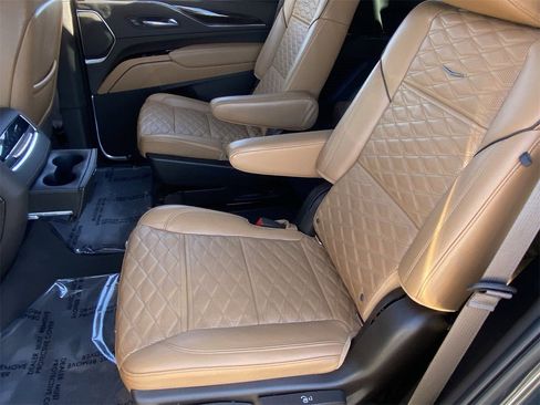 Used 2021 Cadillac Escalade Sport w/ Driver Assist Tech Package image 17