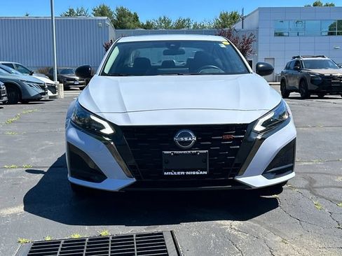 Certified 2023 Nissan Altima 2.5 SR w/ SR Premium Package AWD/4WD image 6