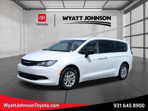 Used 2024 Chrysler Voyager LX FWD image 1