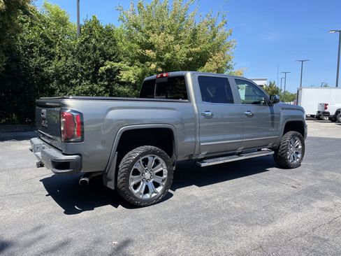 Used 2018 GMC Sierra 1500 Denali w/ Denali Ultimate Package AWD/4WD image 9
