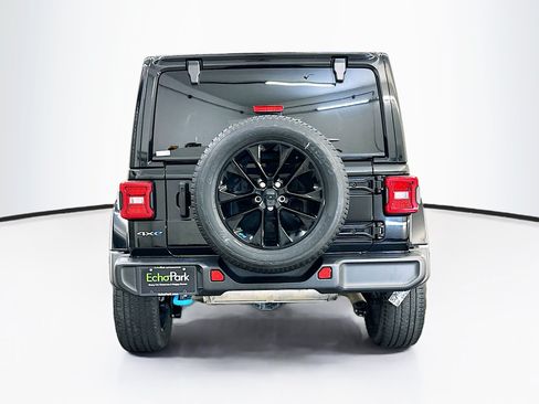 Used 2022 Jeep Wrangler Unlimited Sahara AWD/4WD image 7
