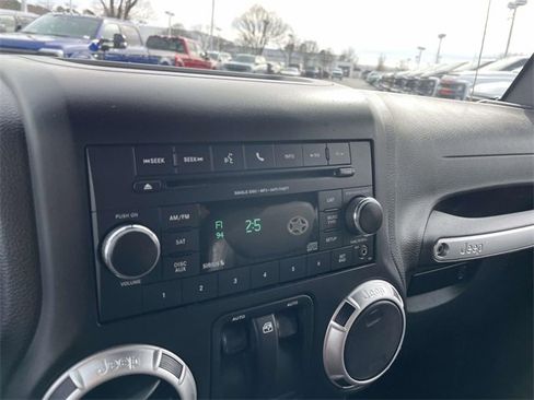 Used 2015 Jeep Wrangler Sport image 17