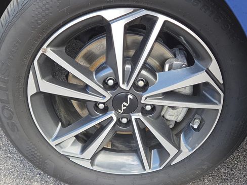 Used 2024 Kia Forte LXS FWD image 6