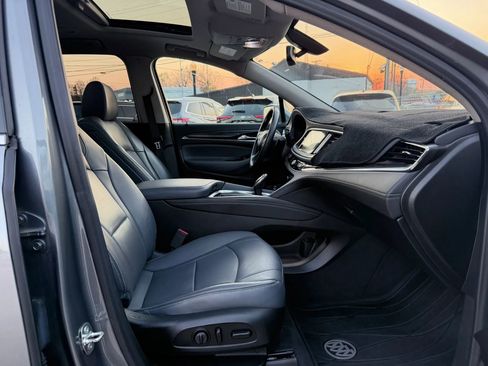 Used 2020 Buick Enclave Essence w/ LPO, Luxury Package image 25