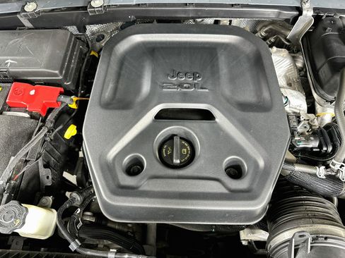 Used 2024 Jeep Wrangler Unlimited AWD/4WD image 30