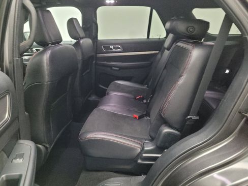 Used 2019 Ford Explorer XLT w/ Equipment Group 202A FWD image 18