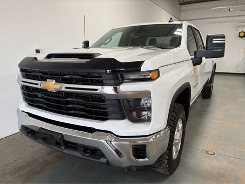 Used 2024 Chevrolet Silverado 3500 LT AWD/4WD image 1