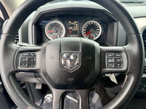 Used 2017 RAM 1500 Classic SLT AWD/4WD image 19