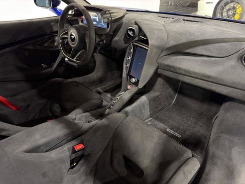 Used 2024 McLaren 750S image 16