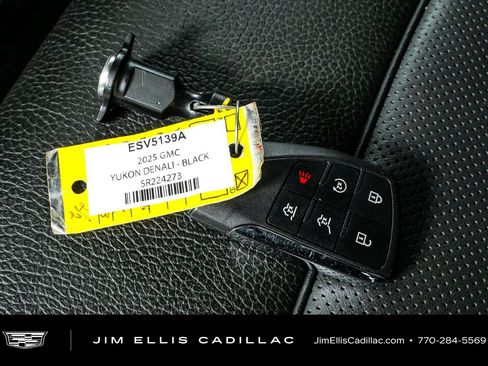 Used 2025 GMC Yukon XL Denali w/ Sun & Power Step Package AWD/4WD image 40