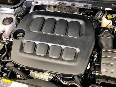 Used 2025 Volkswagen Tiguan SE w/ Panoramic Sunroof Package image 31