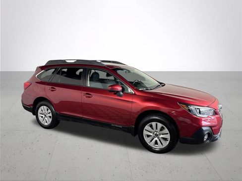 Used 2018 Subaru Outback 2.5i Premium AWD/4WD image 4